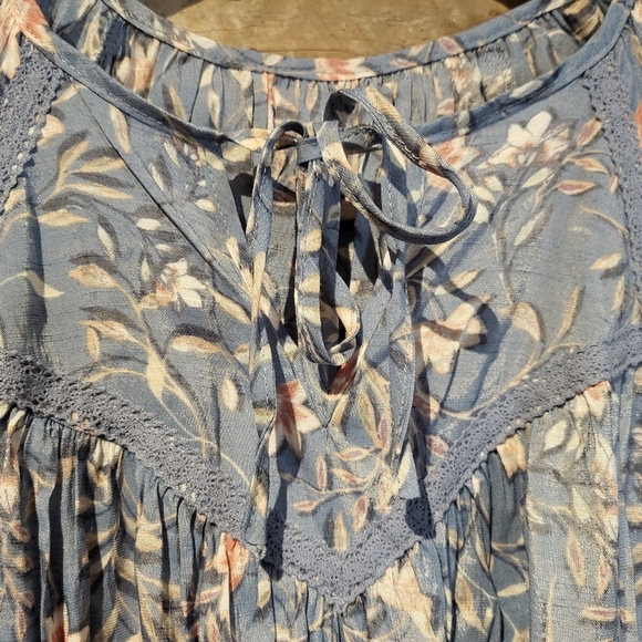 Floral Blue Women's Top - Picture 2 of 5
